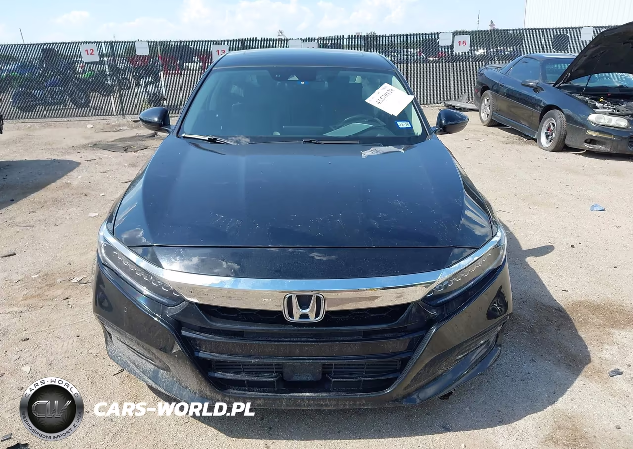 2018 Honda Accord Touring VIN:1HGCV1F96JA149052 - 12