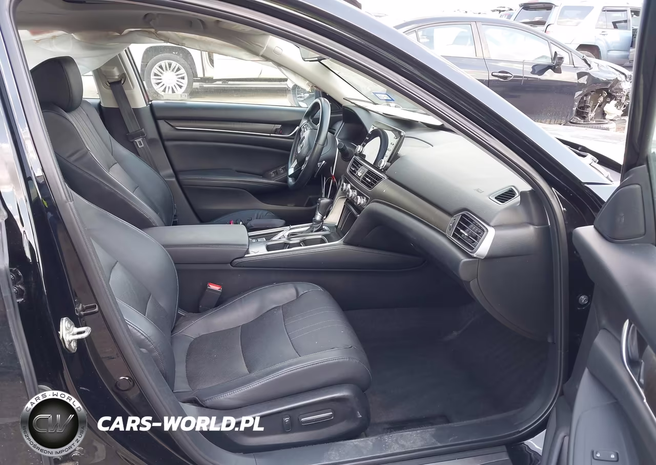 2018 Honda Accord Touring VIN:1HGCV1F96JA149052 - 5
