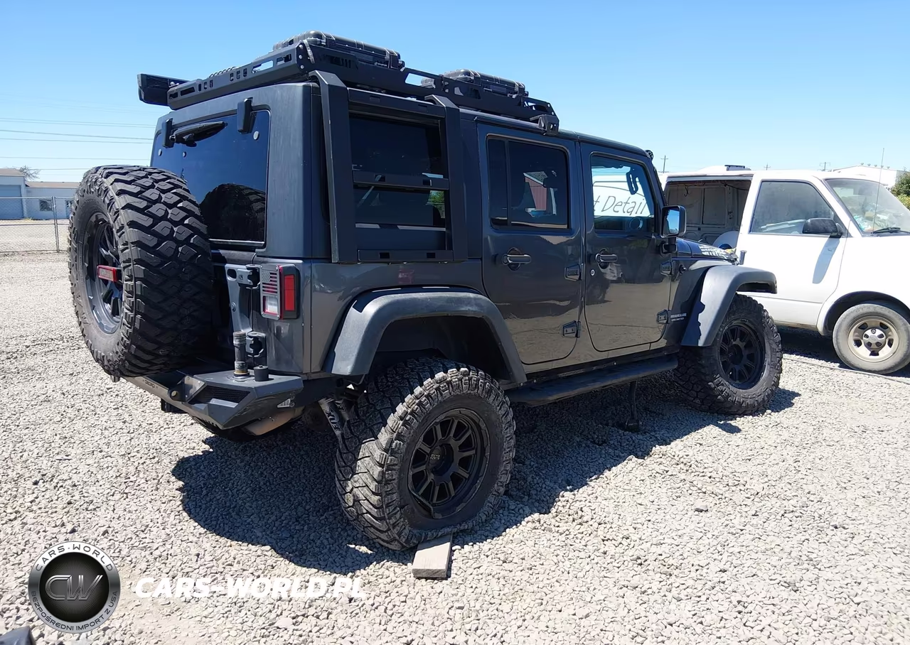 2017 Jeep Wrangler Unlimited Rubicon VIN:1C4BJWFG8HL549145 - 4