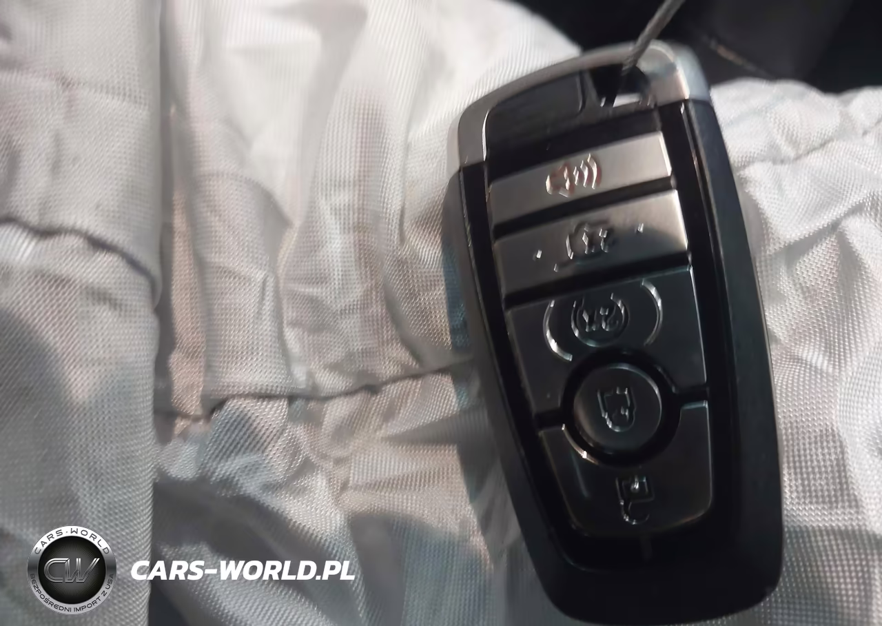 2020 Ford Explorer Xlt VIN:1FMSK8DH4LGB39587 - 11