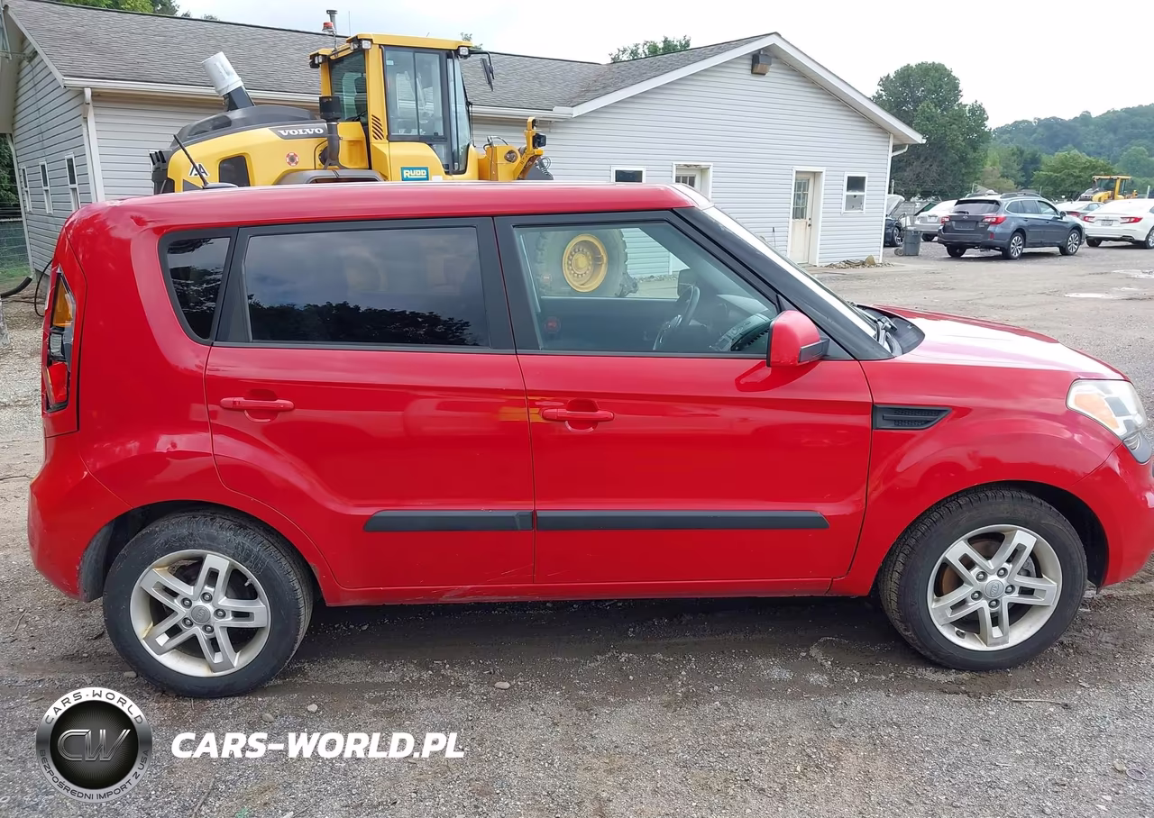 2011 Kia Soul + VIN:KNDJT2A21B7331994 - 14