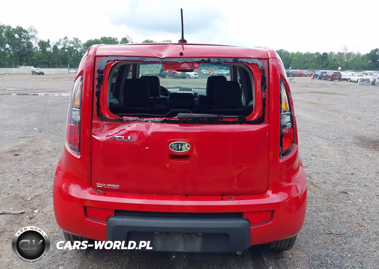 2011 Kia Soul + VIN:KNDJT2A21B7331994 - 17