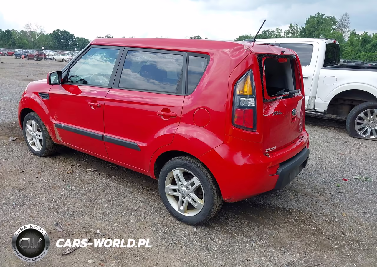 2011 Kia Soul + VIN:KNDJT2A21B7331994 - 3