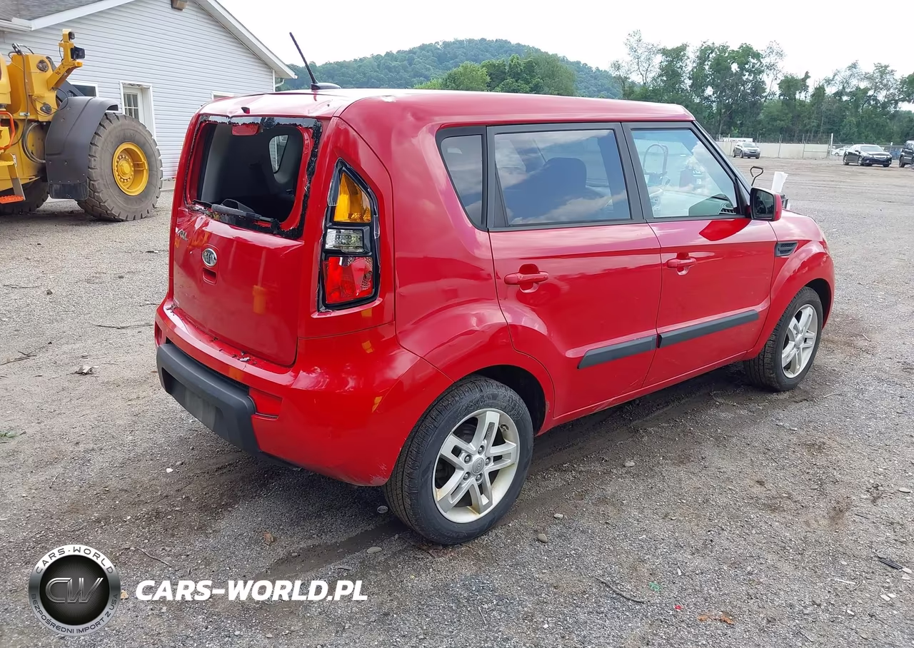 2011 Kia Soul + VIN:KNDJT2A21B7331994 - 4