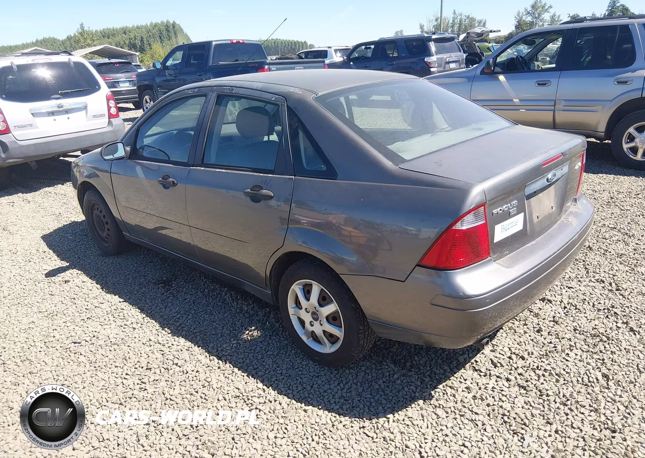 2005 Ford Focus Zx4 VIN:1FAFP34N75W234840 - 3