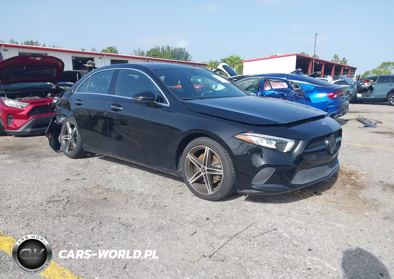 2021 Mercedes-Benz A 220 – zdjęcie 1 z 16