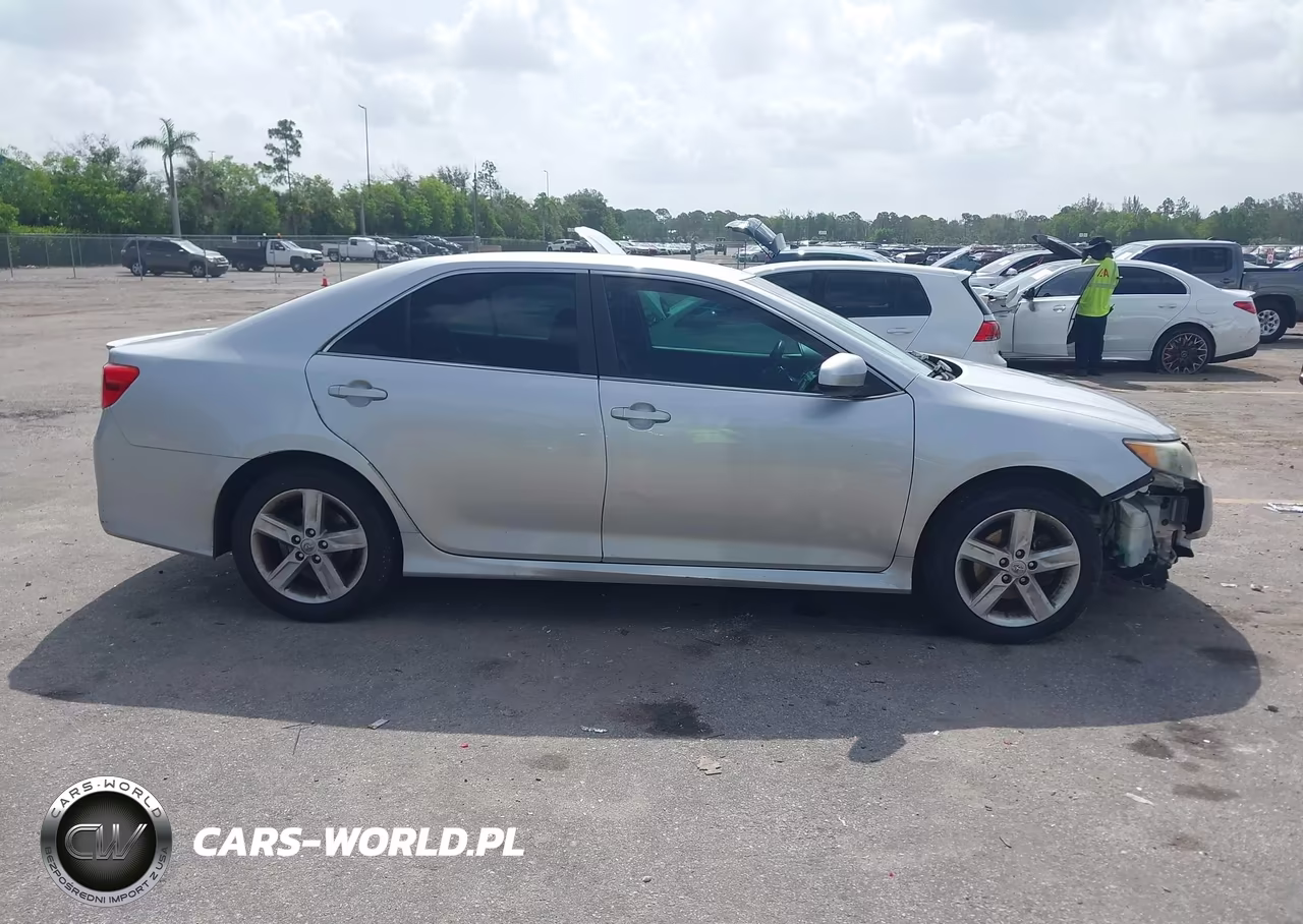 2013 Toyota Camry Se VIN:4T1BF1FK1DU265381 - 13