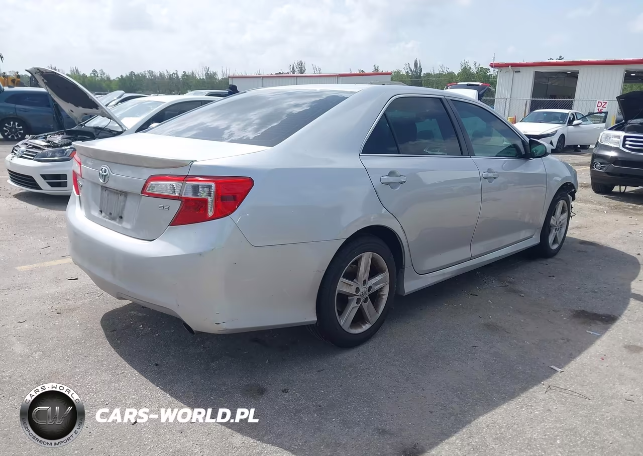 2013 Toyota Camry Se VIN:4T1BF1FK1DU265381 - 4