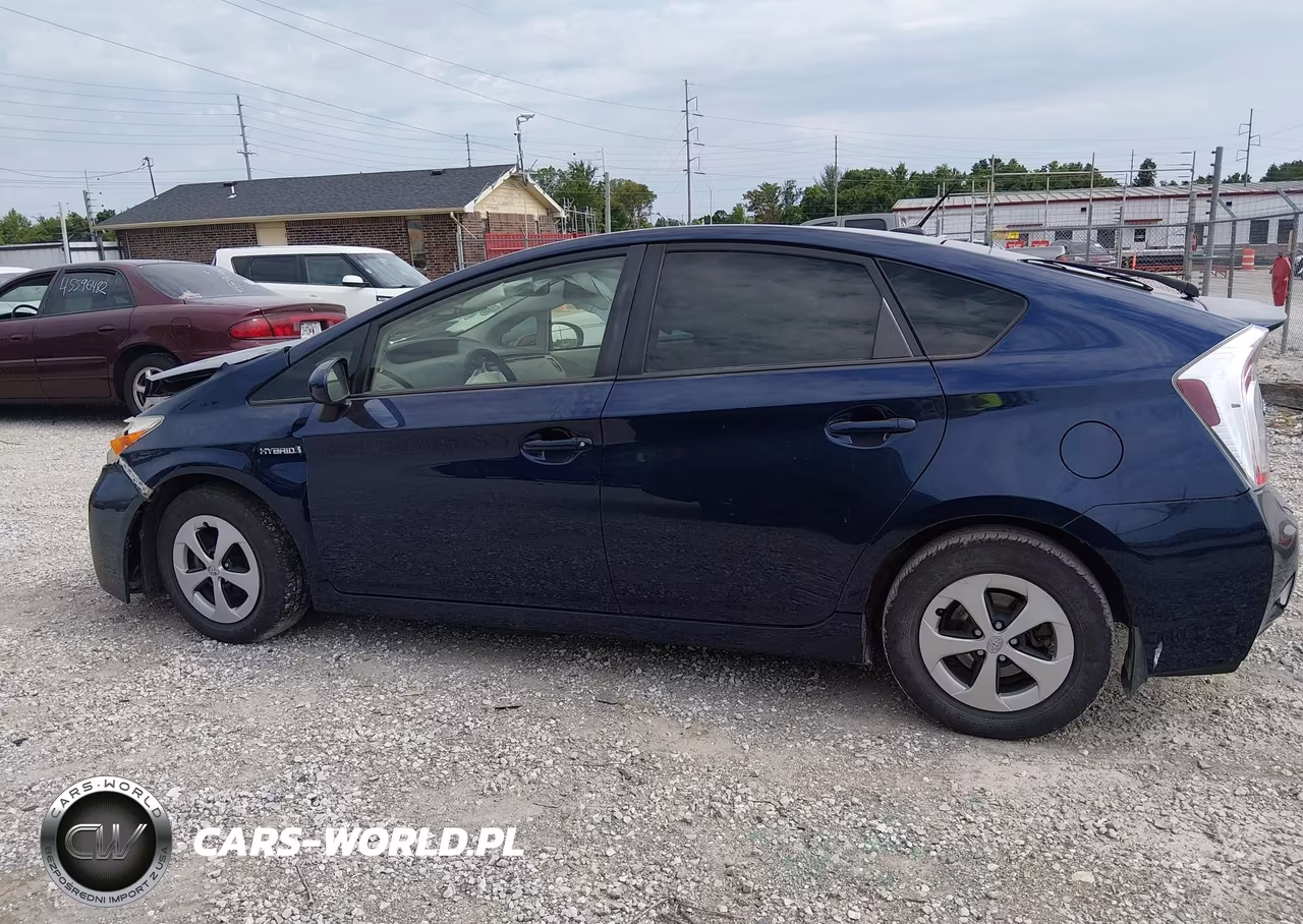 2015 Toyota Prius Three VIN:JTDKN3DUXF1886565 - 13