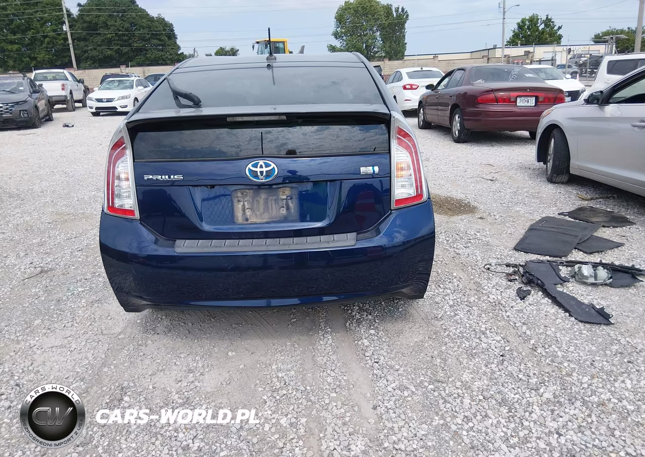 2015 Toyota Prius Three VIN:JTDKN3DUXF1886565 - 15
