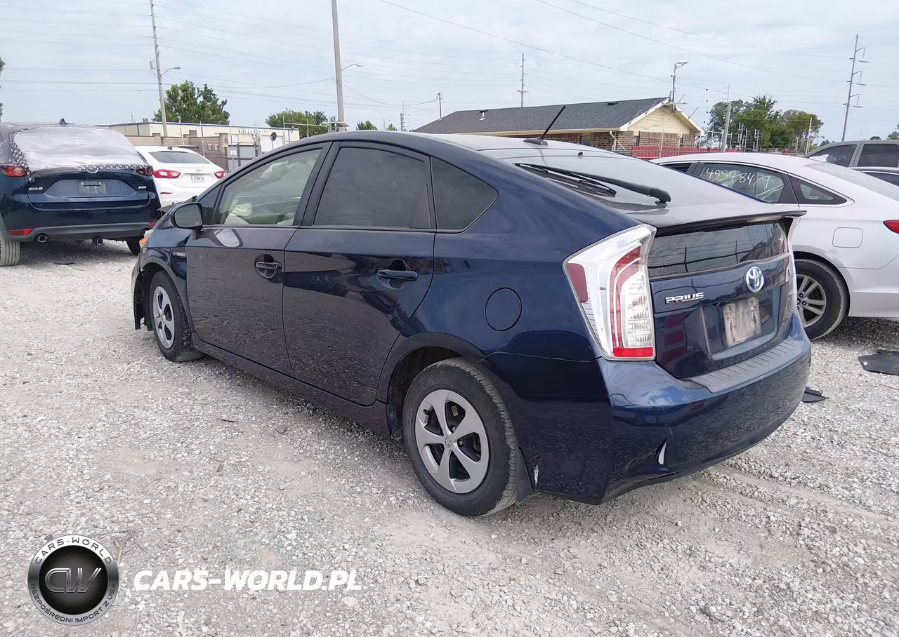 2015 Toyota Prius Three VIN:JTDKN3DUXF1886565 - 3