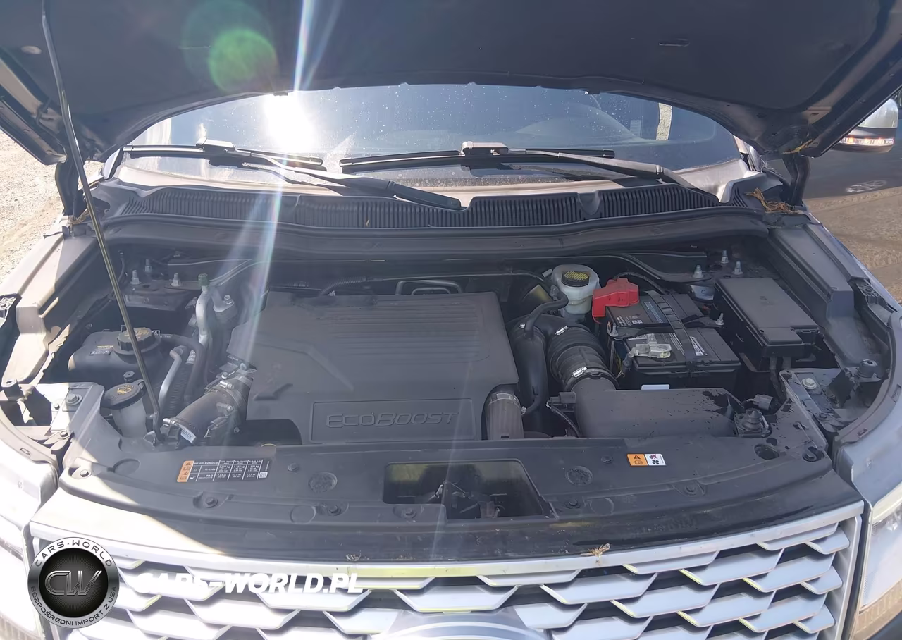 2018 Ford Explorer Platinum VIN:1FM5K8HT6JGB93627 - 10