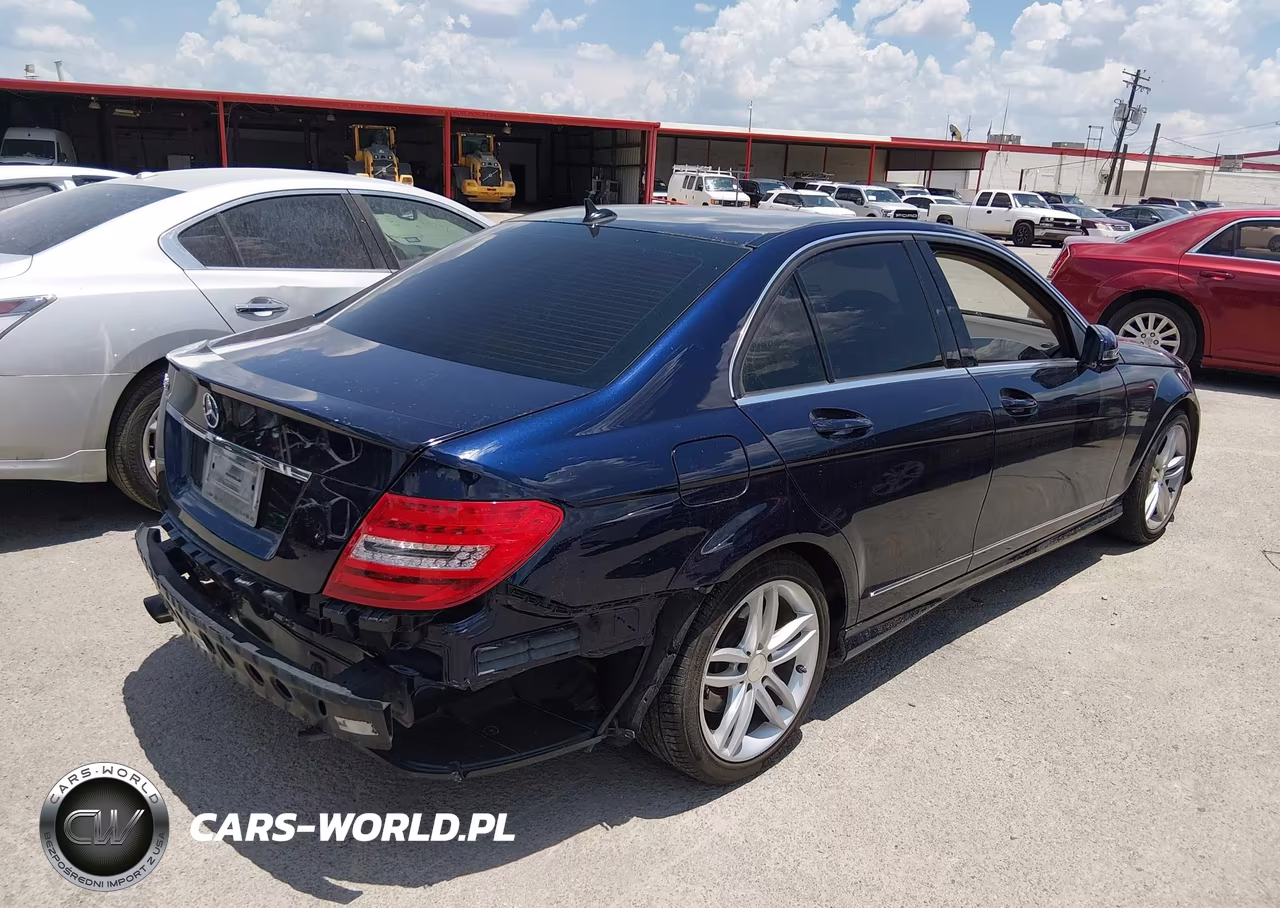 2014 Mercedes-Benz C-Class C 250 Sport VIN:WDDGF4HB2EG229861 - 4