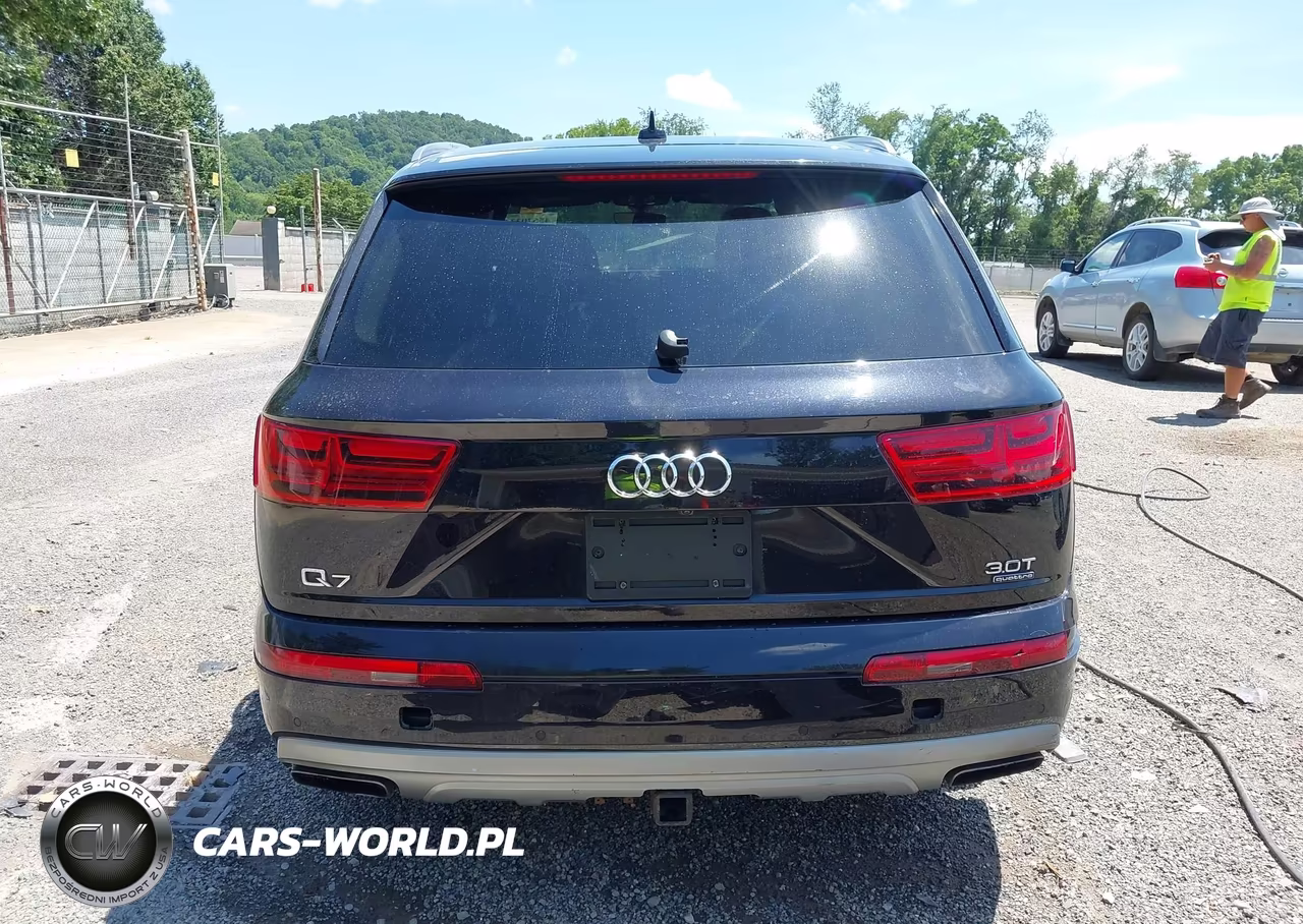 2017 Audi Q7 3.0T Premium VIN:WA1LAAF7XHD013695 - 17