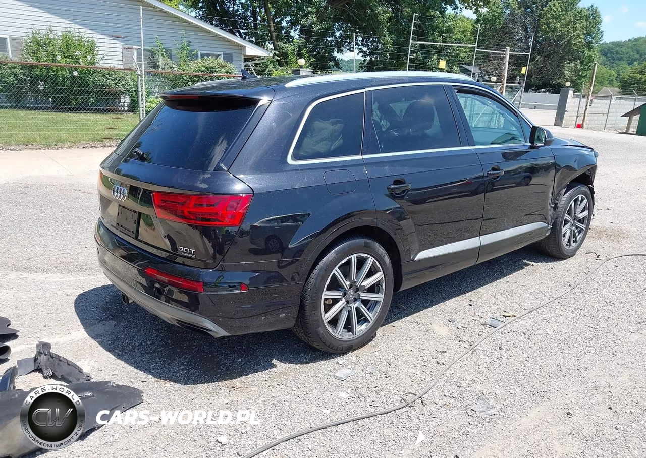 2017 Audi Q7 3.0T Premium VIN:WA1LAAF7XHD013695 - 4