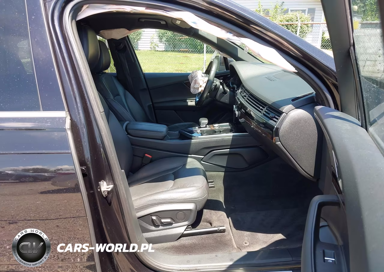 2017 Audi Q7 3.0T Premium VIN:WA1LAAF7XHD013695 - 5