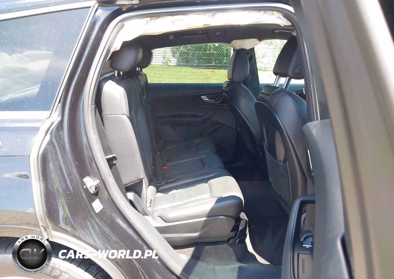 2017 Audi Q7 3.0T Premium VIN:WA1LAAF7XHD013695 - 8