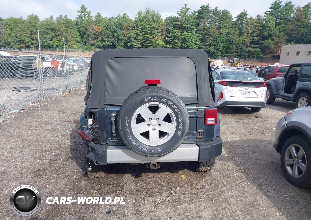 2008 Jeep Wrangler Unlimited Sahara VIN:1J8GA59168L544929 - 16