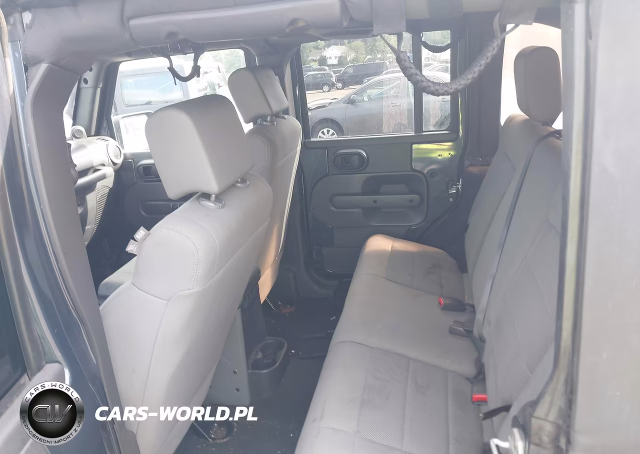 2008 Jeep Wrangler Unlimited Sahara VIN:1J8GA59168L544929 - 8