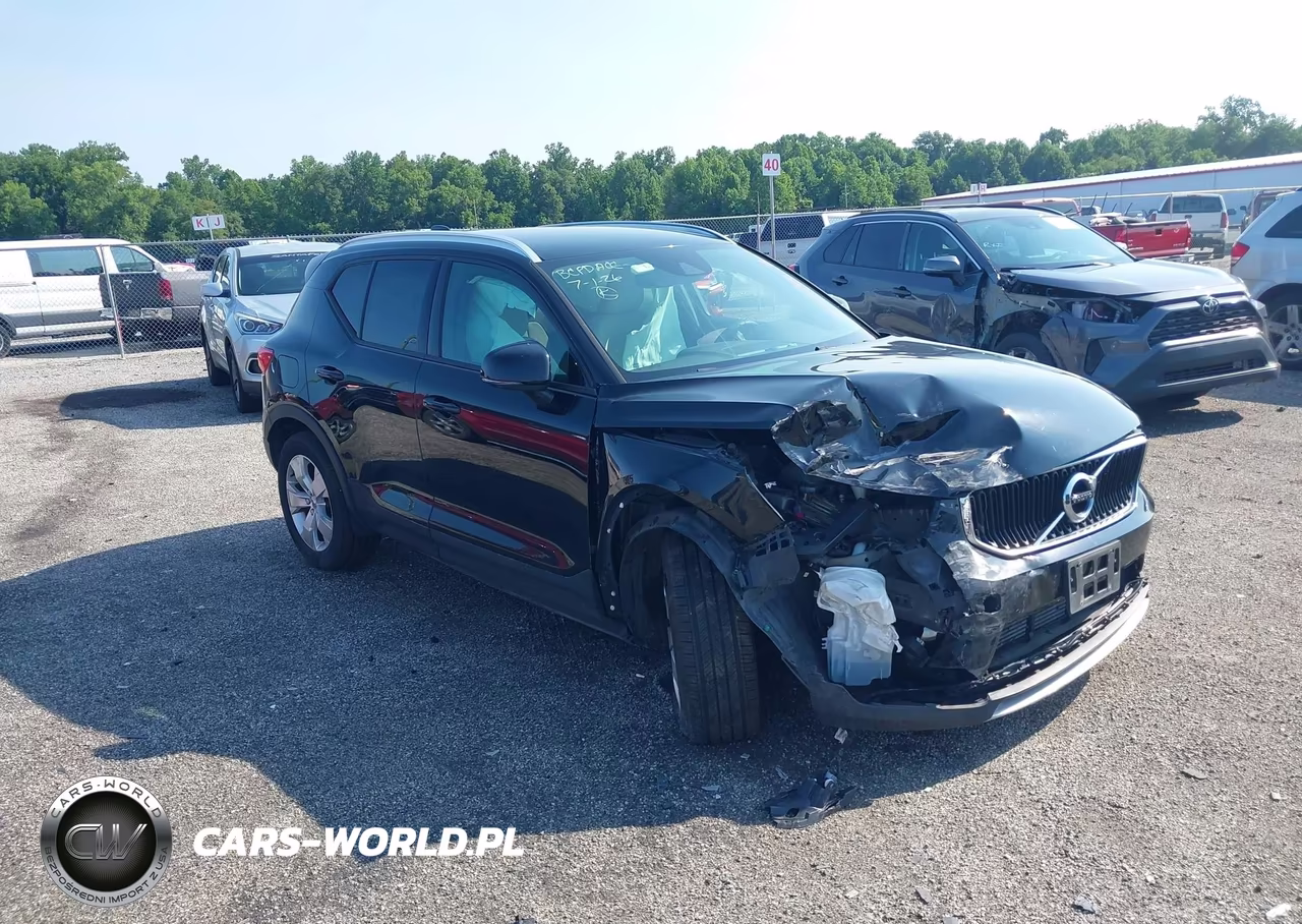 2021 Volvo Xc40 T5 Momentum
