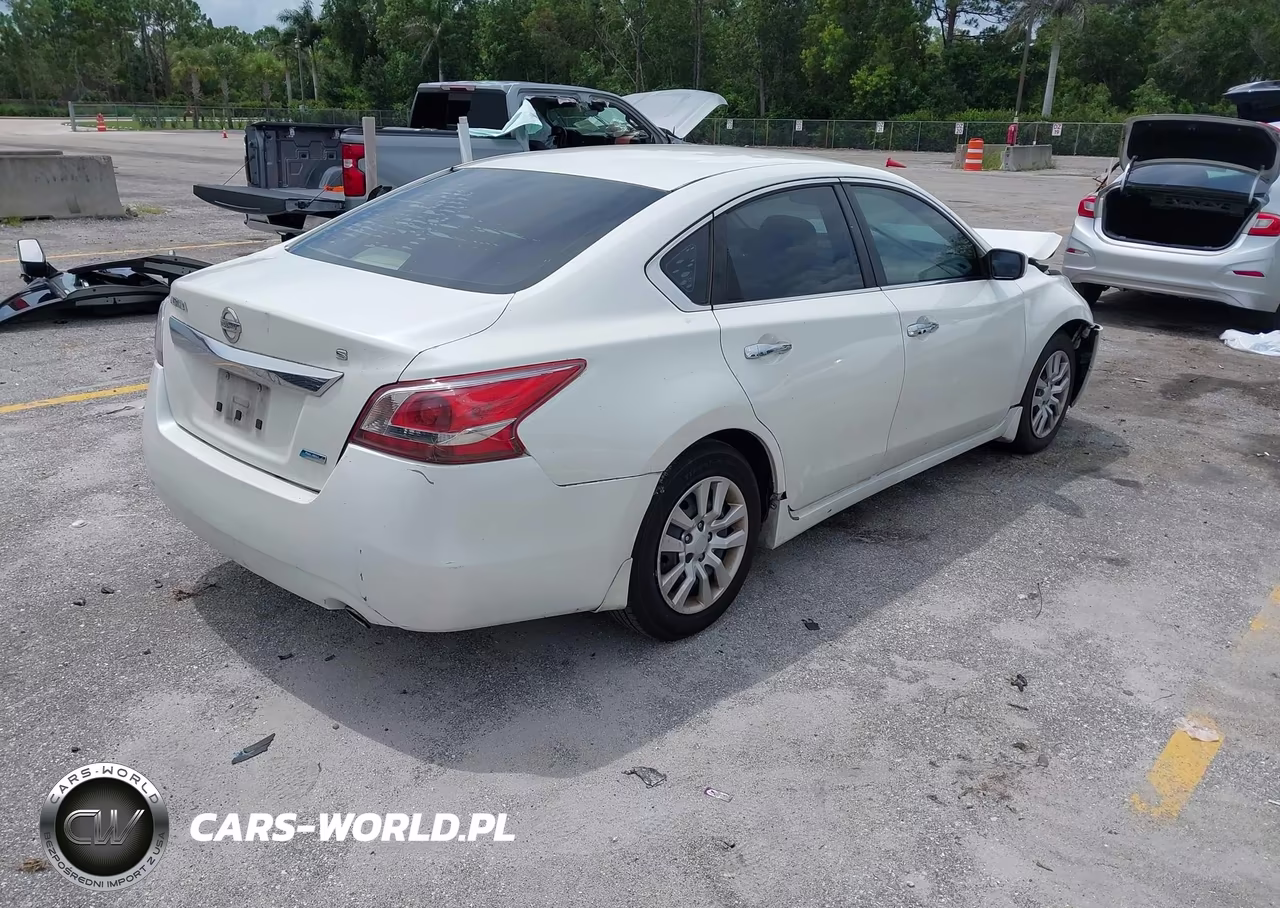 2013 Nissan Altima 2.5 S VIN:1N4AL3AP4DC282680 - 4