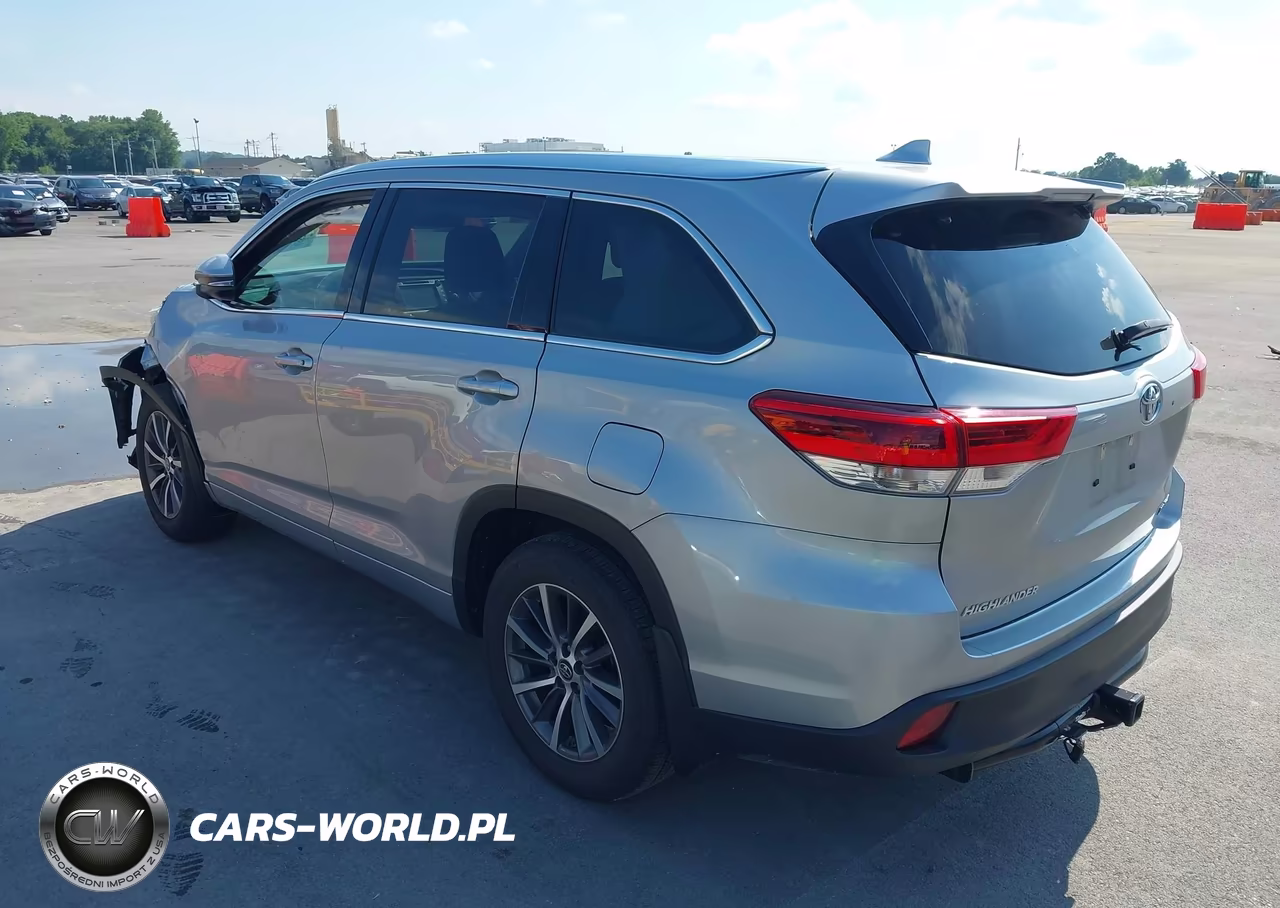 2017 Toyota Highlander Xle VIN:5TDJZRFH5HS467614 - 3