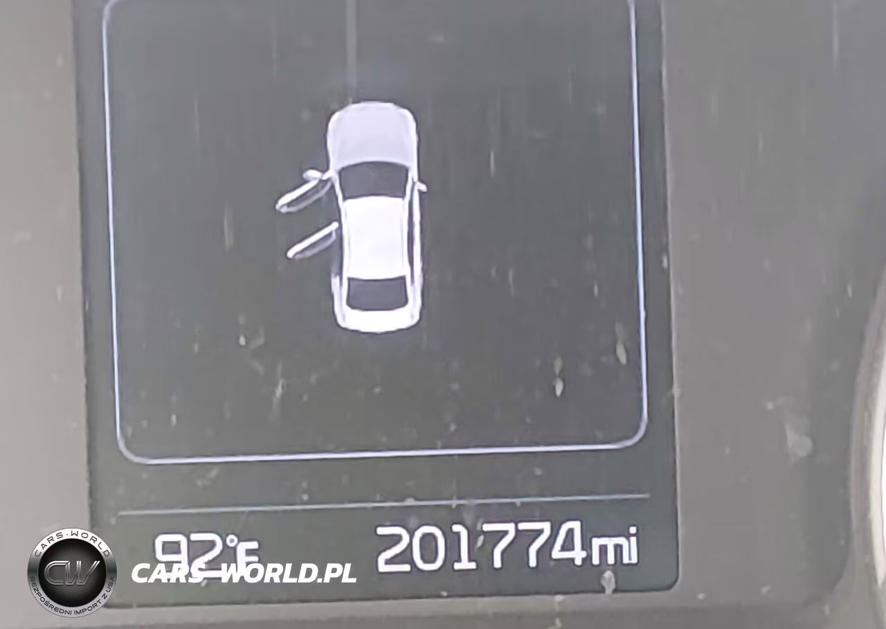 2018 Kia Forte S VIN:3KPFL4A76JE224936 - 15