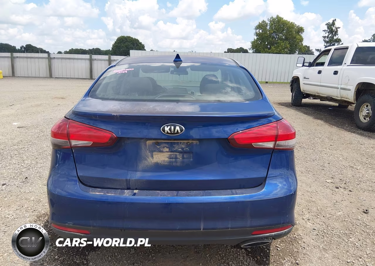 2018 Kia Forte S VIN:3KPFL4A76JE224936 - 16