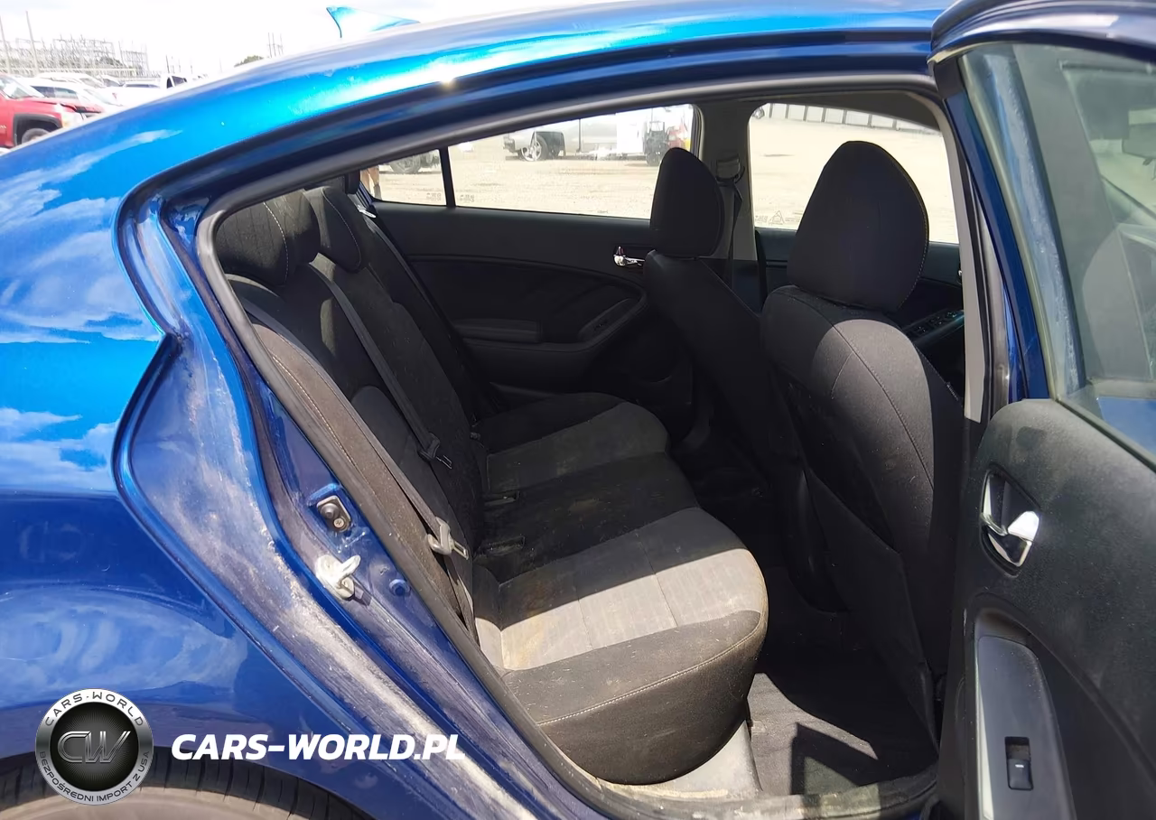 2018 Kia Forte S VIN:3KPFL4A76JE224936 - 8