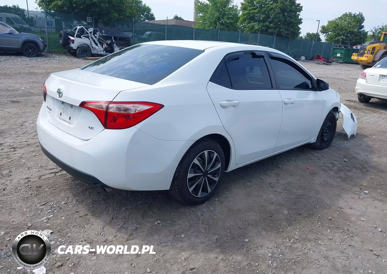 2017 Toyota Corolla Le VIN:5YFBURHE7HP703954 - 4