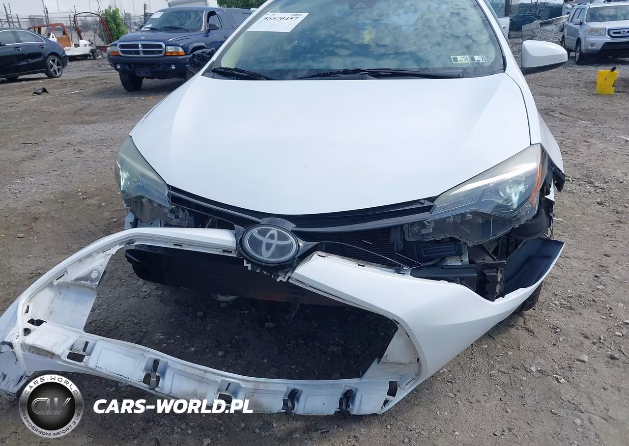 2017 Toyota Corolla Le VIN:5YFBURHE7HP703954 - 6