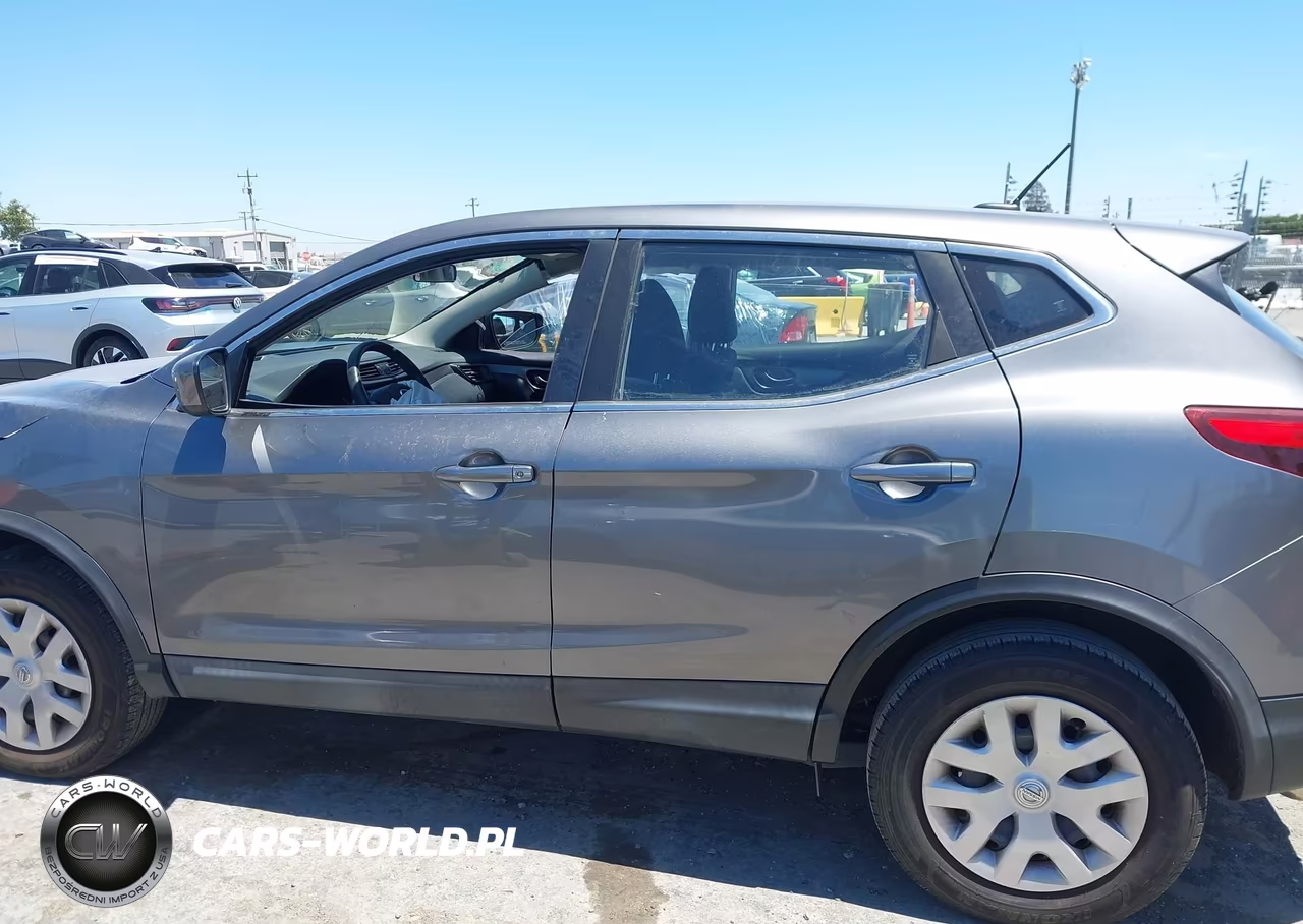 2019 Nissan Rogue Sport S VIN:JN1BJ1CR0KW624079 - 17