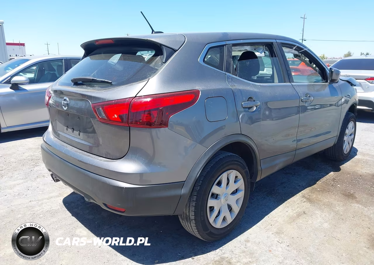 2019 Nissan Rogue Sport S VIN:JN1BJ1CR0KW624079 - 4