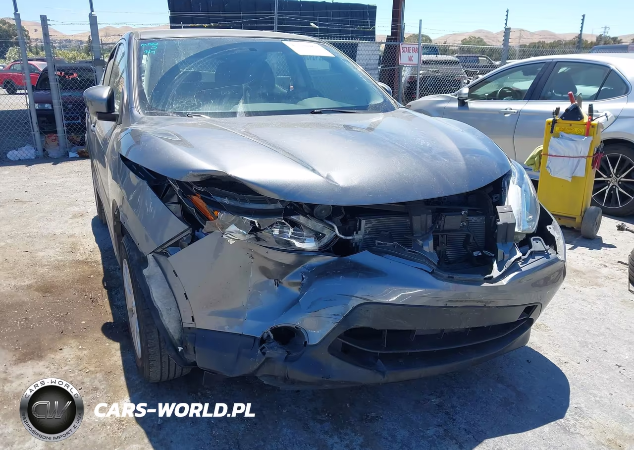 2019 Nissan Rogue Sport S VIN:JN1BJ1CR0KW624079 - 6