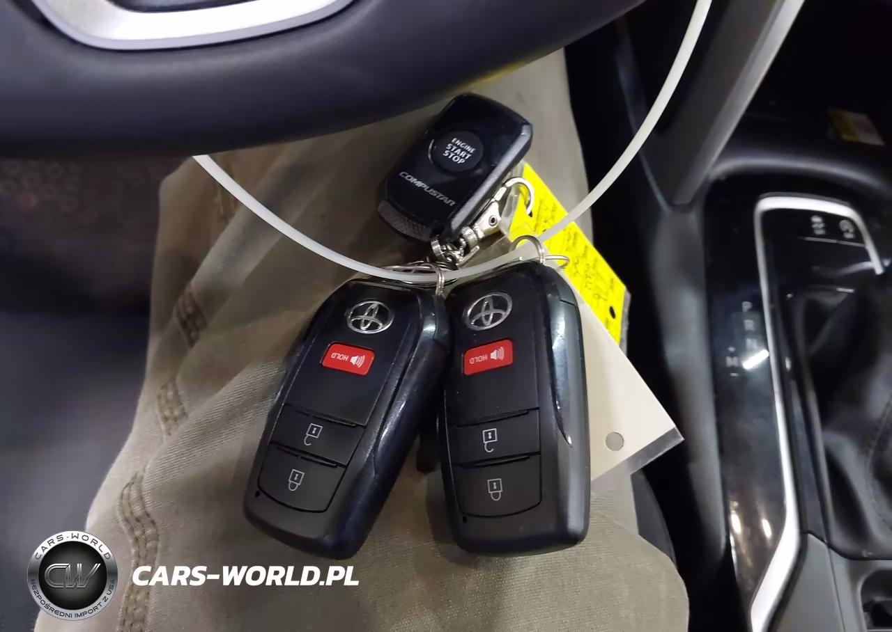 2022 Toyota Corolla Cross Le VIN:7MUCAABG0NV006983 - 11
