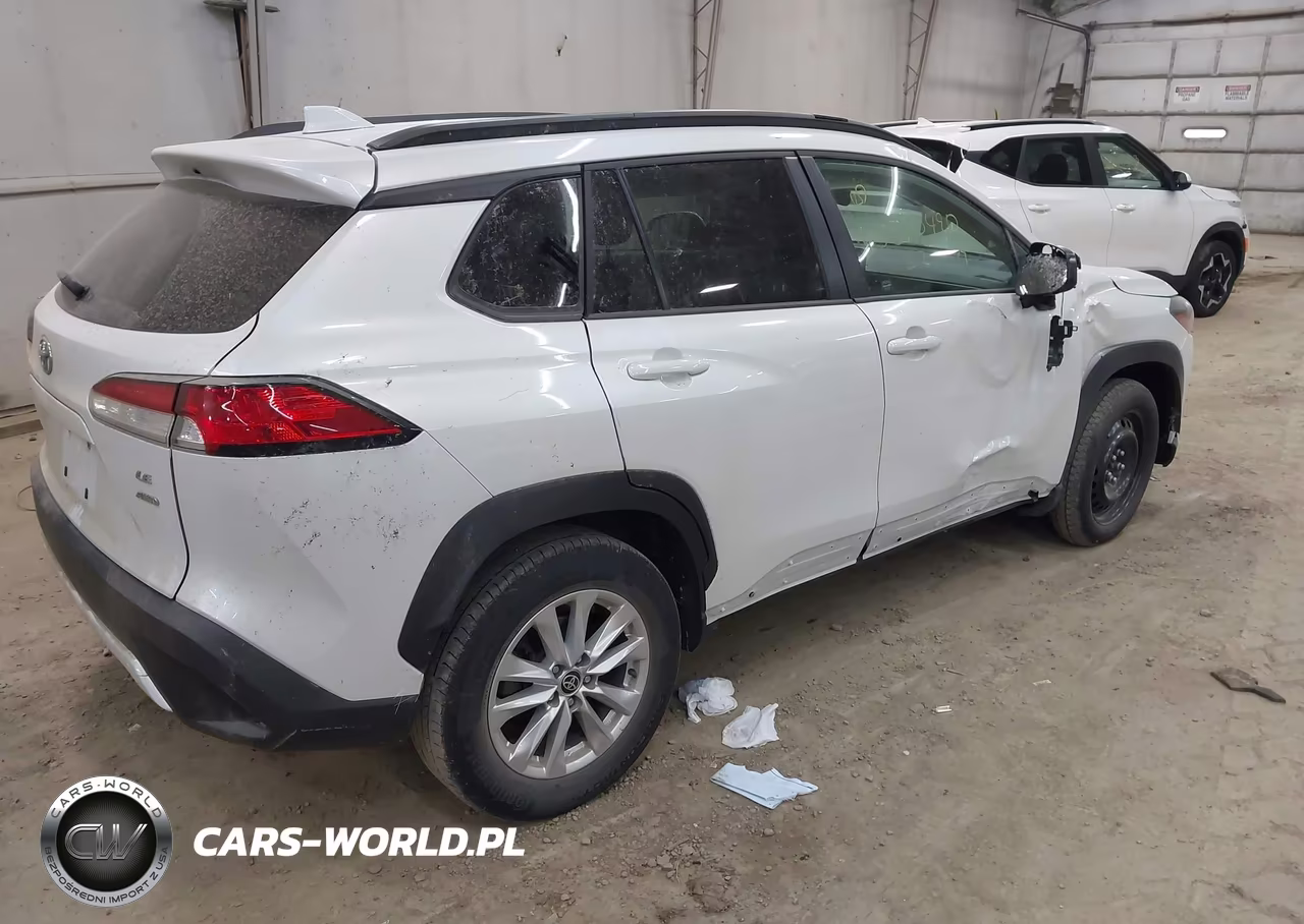 2022 Toyota Corolla Cross Le VIN:7MUCAABG0NV006983 - 4