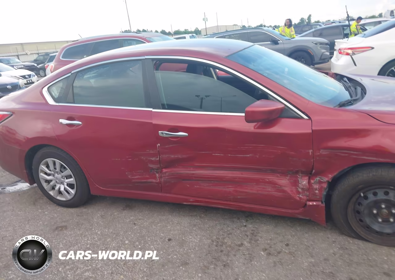2015 Nissan Altima 2.5 S VIN:1N4AL3AP6FN879742 - 13