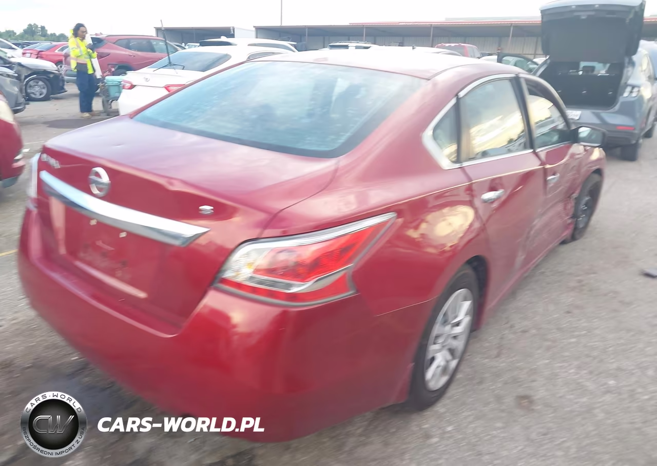 2015 Nissan Altima 2.5 S VIN:1N4AL3AP6FN879742 - 4