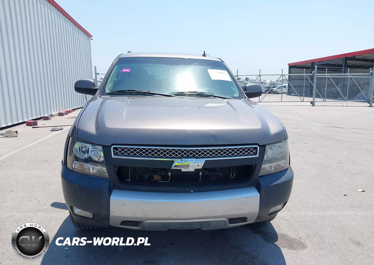 2011 Chevrolet Suburban Lt VIN:1GNSKJE32BR285737 - 12