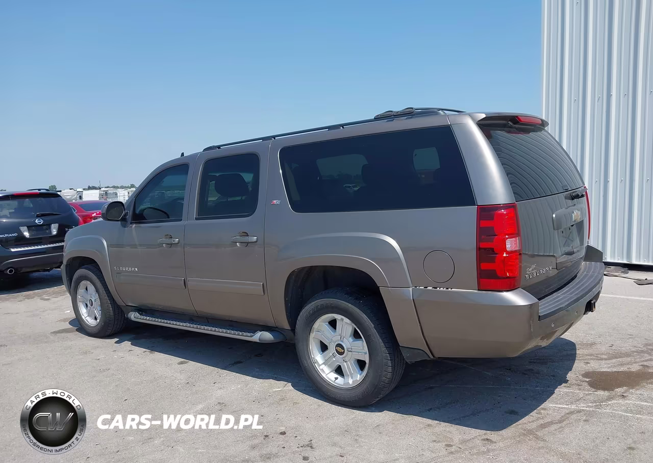 2011 Chevrolet Suburban Lt VIN:1GNSKJE32BR285737 - 14