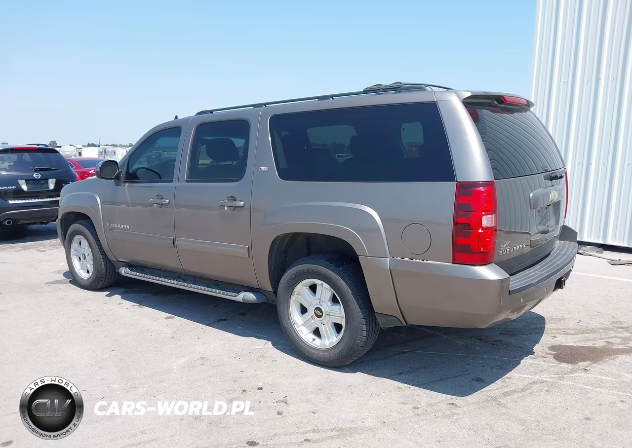 2011 Chevrolet Suburban Lt VIN:1GNSKJE32BR285737 - 3