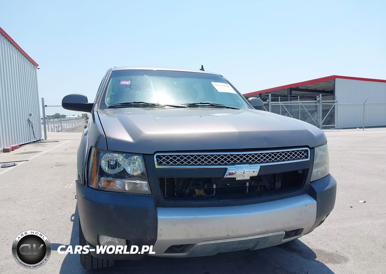 2011 Chevrolet Suburban Lt VIN:1GNSKJE32BR285737 - 6