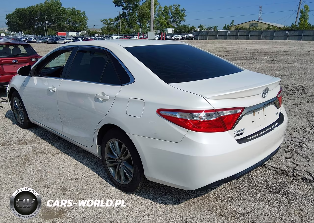2015 Toyota Camry Se VIN:4T1BF1FK6FU933016 - 3