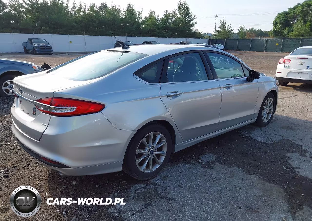 2017 Ford Fusion Se VIN:3FA6P0H77HR235603 - 4