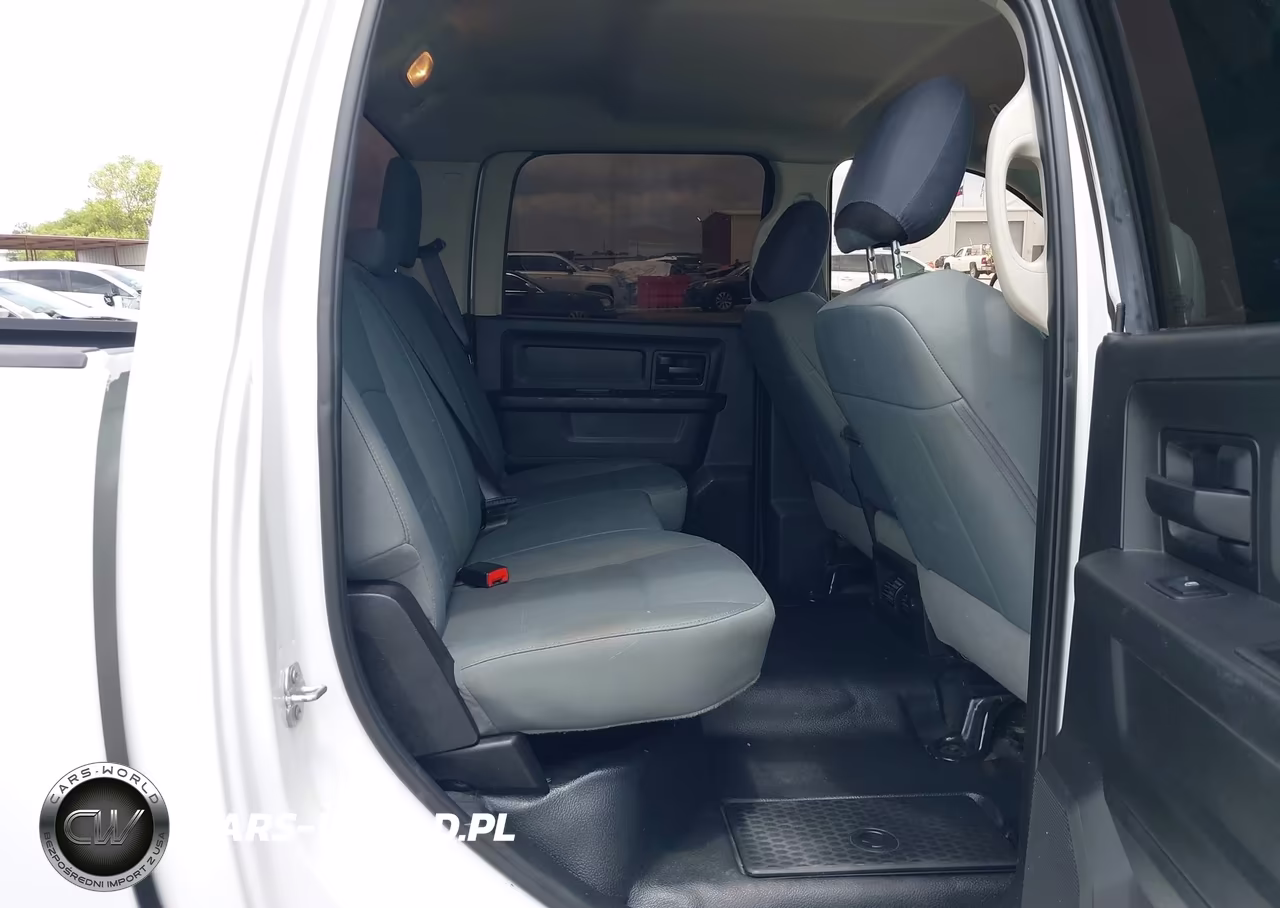 2018 Ram 2500 Tradesman 4X4 6'4 Box VIN:3C6UR5CL1JG390122 - 8