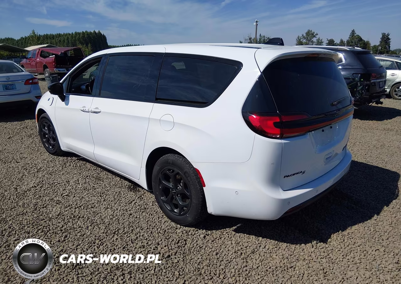 2024 Chrysler Pacifica Hybrid S Appearance Pkg VIN:2C4RC1S77RR112019 - 3