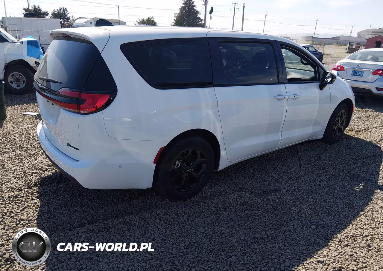 2024 Chrysler Pacifica Hybrid S Appearance Pkg VIN:2C4RC1S77RR112019 - 4