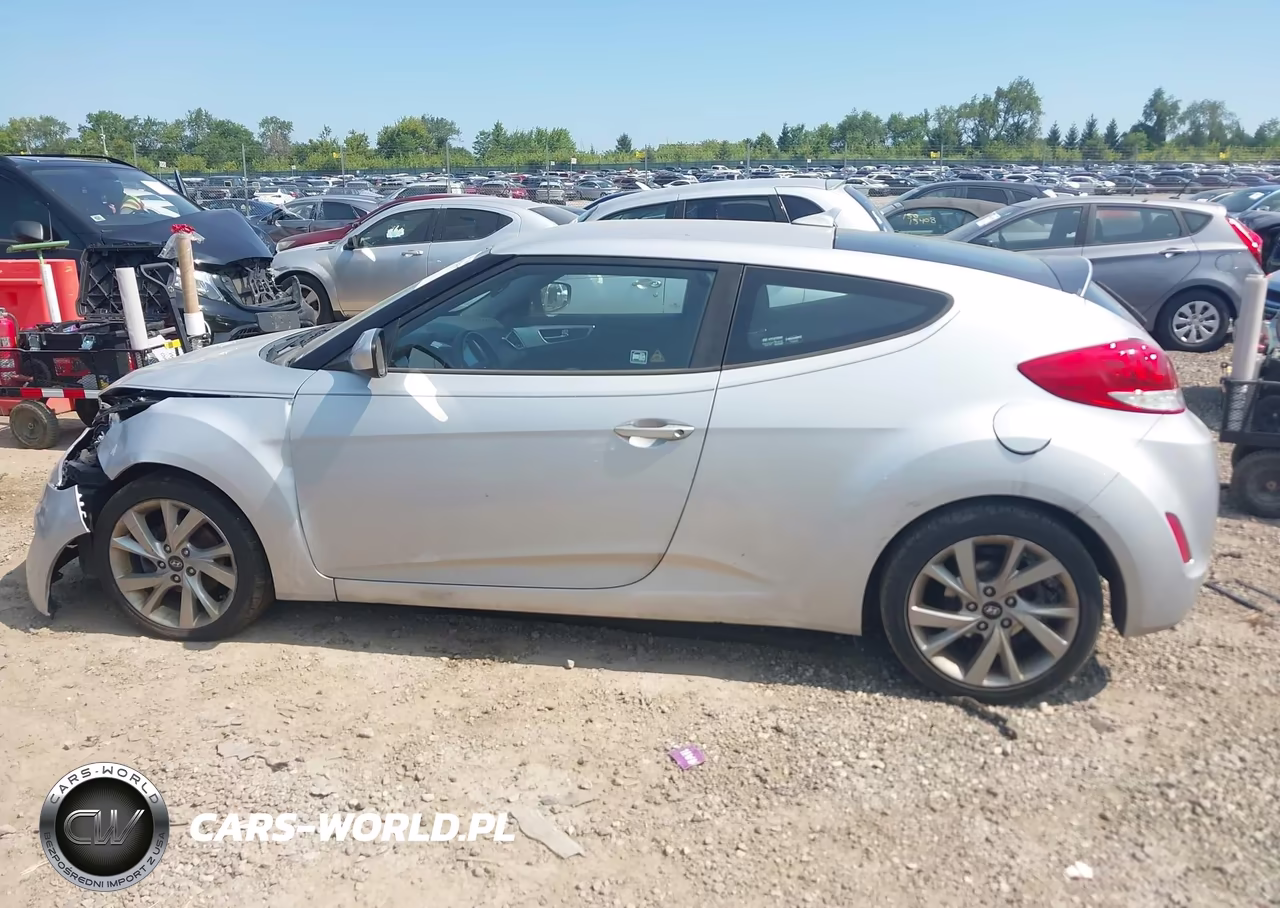 2016 Hyundai Veloster VIN:KMHTC6AD2GU274548 - 14