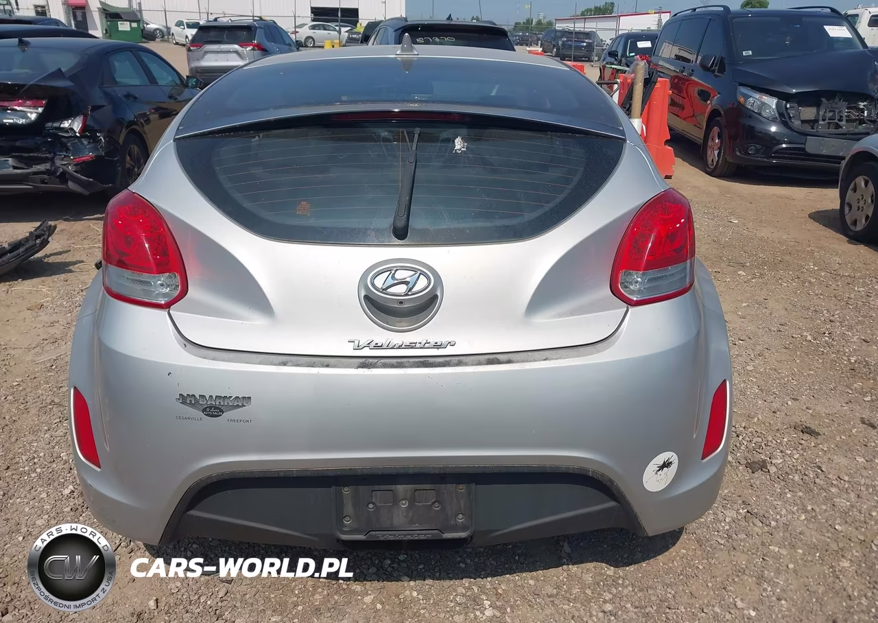 2016 Hyundai Veloster VIN:KMHTC6AD2GU274548 - 16