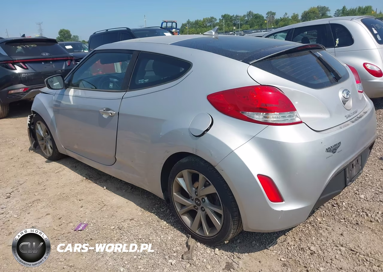 2016 Hyundai Veloster VIN:KMHTC6AD2GU274548 - 3